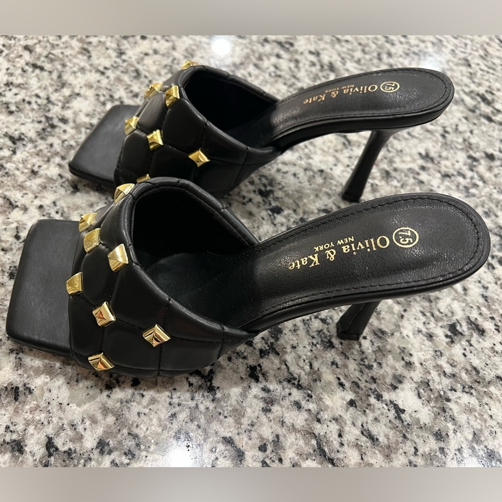 Elegant Black and Gold Heels with Studded Design size 7.5 - Picture 3 of 6